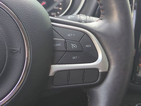 Used 2018 Jeep Compass Limited w/ Navigation Group image 23