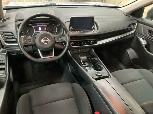 Used 2024 Nissan Rogue S image 9