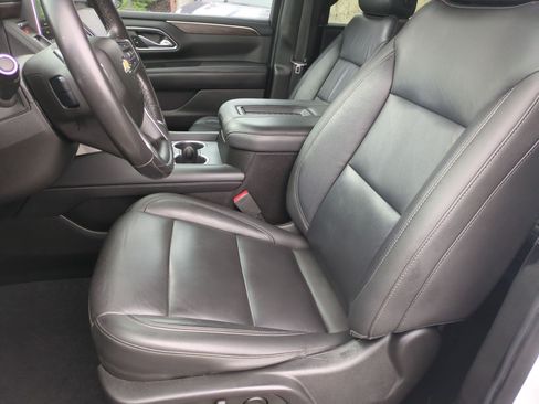 Used 2021 Chevrolet Suburban LT AWD/4WD image 13