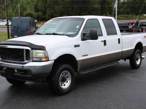 Used 2004 Ford F350 Lariat image 3