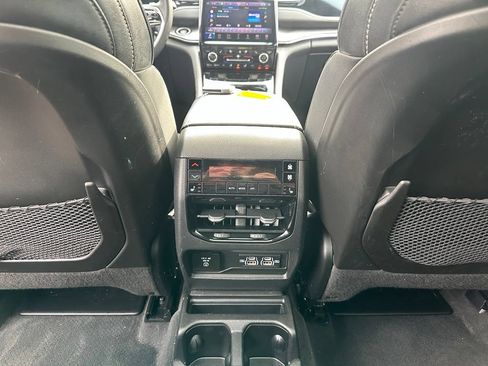 Used 2023 Jeep Grand Cherokee L Overland AWD/4WD image 25