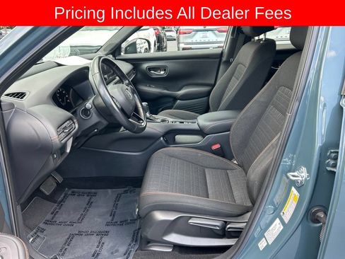Used 2025 Honda HR-V Sport image 2