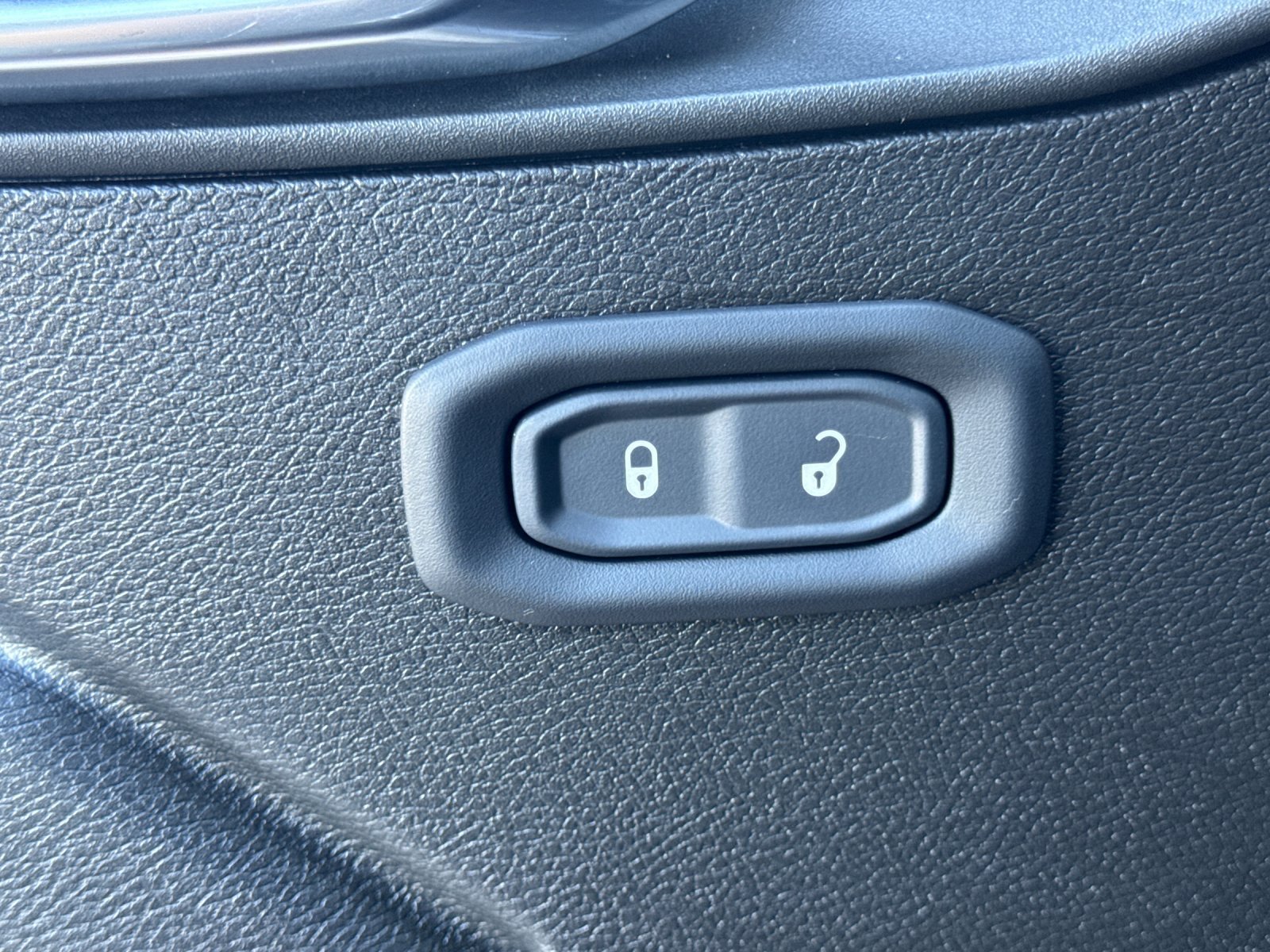 Used 2025 Jeep Wrangler Unlimited Sport S 4xe AWD/4WD image 12