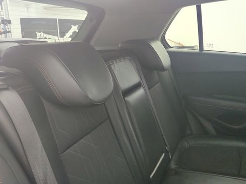 Used 2019 Chevrolet Trax LT w/ LT Convenience Package FWD image 26