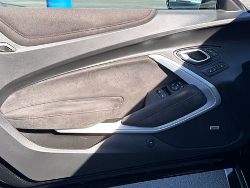 Used 2018 Chevrolet Camaro ZL1 RWD image 23