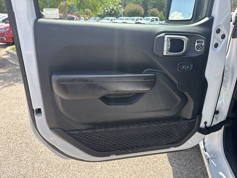 Used 2020 Jeep Wrangler Sport AWD/4WD image 10