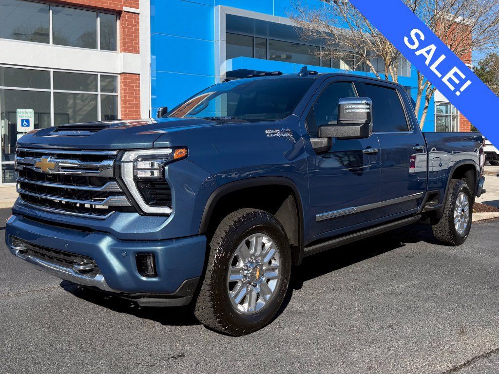 Used 2025 Chevrolet Silverado 2500 High Country w/ Technology Package AWD/4WD image 1
