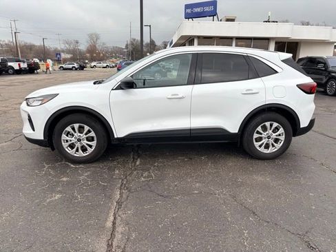 Used 2023 Ford Escape Active image 2