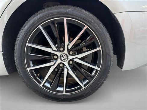 Used 2024 Toyota Camry SE FWD image 9
