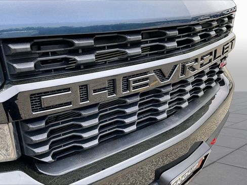 Used 2021 Chevrolet Silverado 1500 Custom Trail Boss AWD/4WD image 32