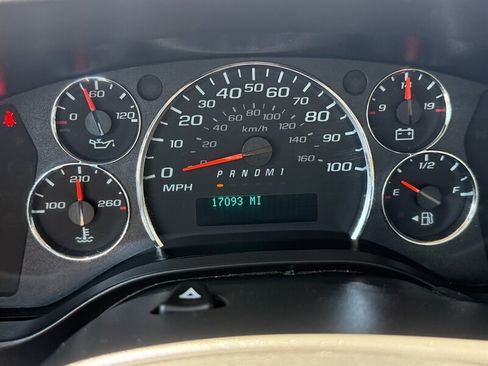 Used 2025 Chevrolet Express 3500 w/ Power Convenience Package RWD image 14