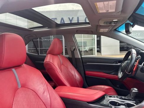 Used 2018 Toyota Camry XSE w/ Driver Assist Package FWD image 2