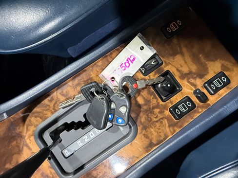 Used 1990 Mercedes-Benz 300 CE Coupe image 49