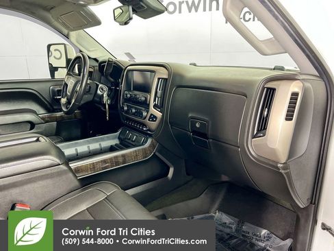 Used 2015 GMC Sierra 2500 Denali w/ Duramax Plus Package image 28