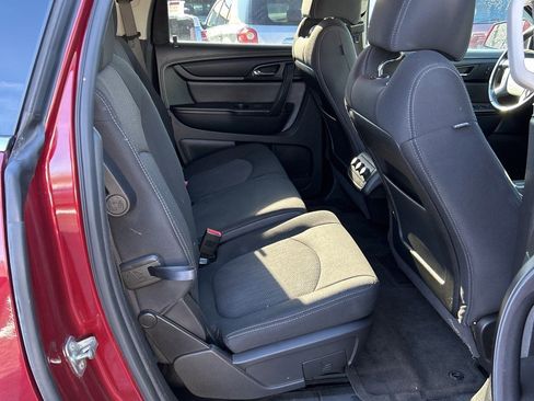 Used 2016 Chevrolet Traverse LT w/ Style and Technology Package image 17