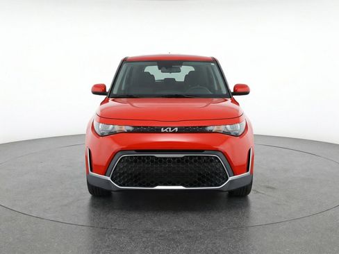 Used 2025 Kia Soul LX w/ LX Technology Package image 2