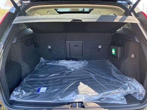 New 2026 Volvo XC40 B5 Plus w/ Protection Package Premier AWD/4WD image 18