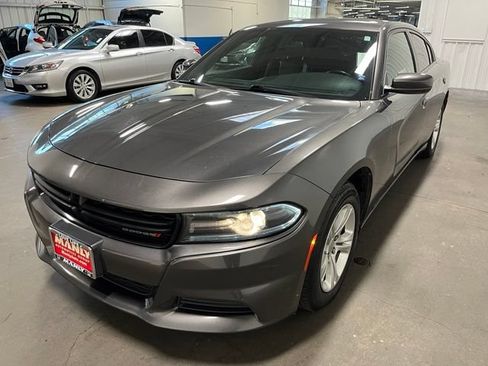 Used 2021 Dodge Charger SXT w/ Leather Interior Group RWD image 13