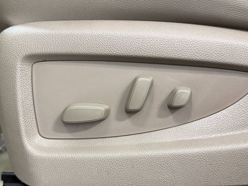 Used 2016 Chevrolet Suburban LTZ image 29