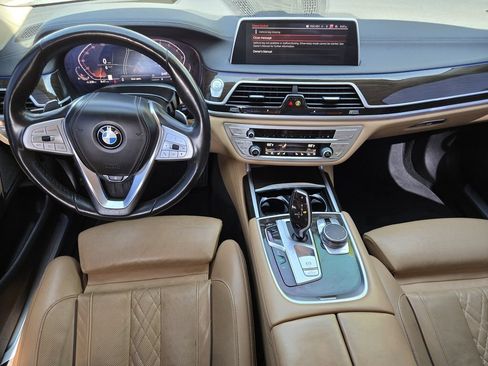 Used 2022 BMW 740i RWD image 17