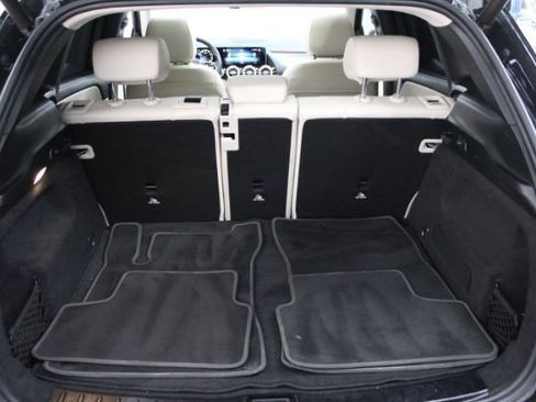 Used 2021 Mercedes-Benz GLA 250 w/ Premium Package image 25