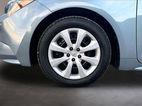Used 2020 Toyota Corolla LE image 31