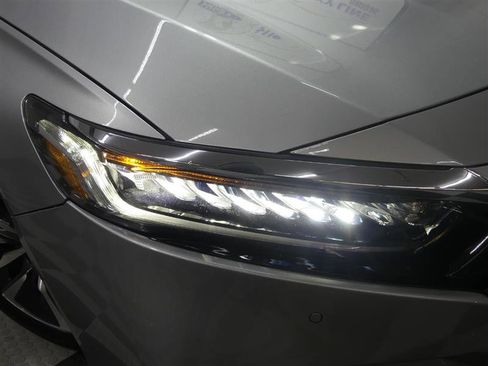 Used 2020 Honda Accord Touring image 14