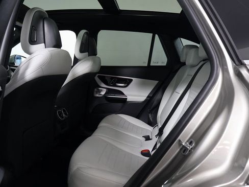 Used 2023 Mercedes-Benz GLC 300 image 11