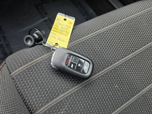 Used 2025 Honda CR-V Sport image 18