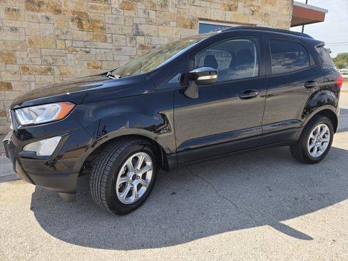 Used 2021 Ford EcoSport SE FWD image 2