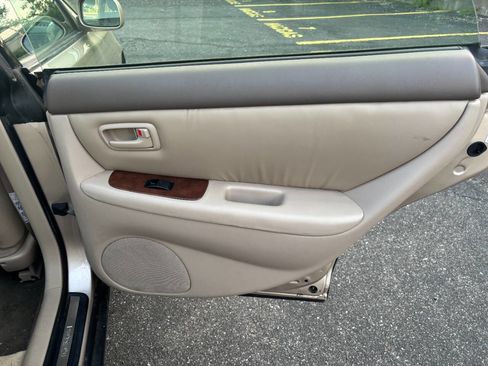 Used 2001 Lexus ES 330 FWD image 24