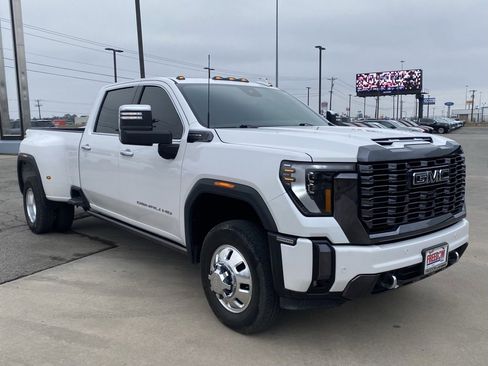 Used 2024 GMC Sierra 3500 Denali Ultimate image 7