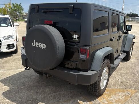 Used 2015 Jeep Wrangler Unlimited Sport w/ Quick Order Package 24S AWD/4WD image 2