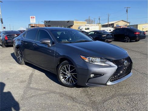 Used 2017 Lexus ES 350 image 2