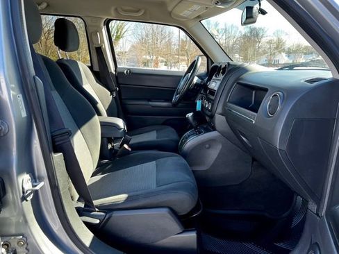 Used 2015 Jeep Patriot Latitude image 23