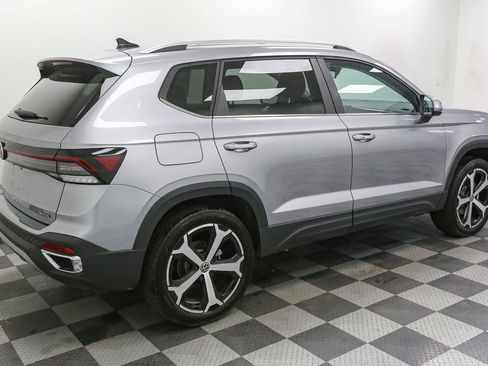 New 2026 Volkswagen Taos SEL AWD/4WD image 8