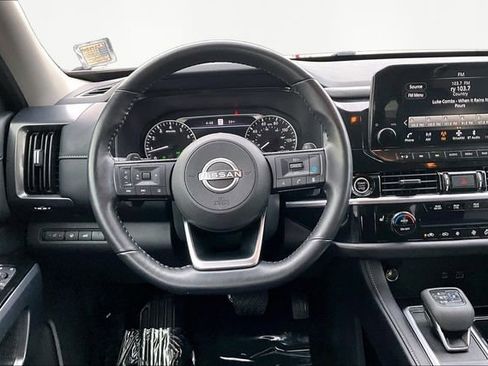 Used 2022 Nissan Pathfinder SL image 8