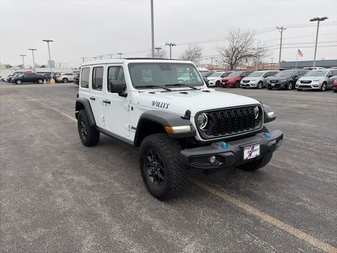 Used 2024 Jeep Wrangler Unlimited image 8