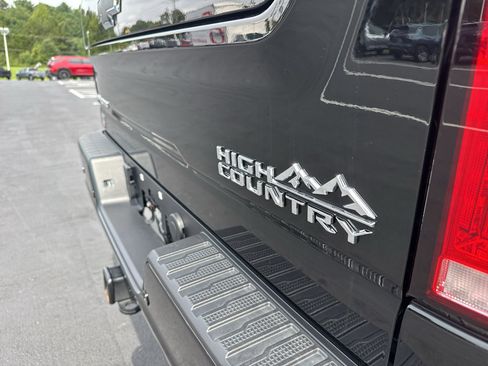 Used 2025 Chevrolet Silverado 2500 High Country w/ Technology Package AWD/4WD image 7