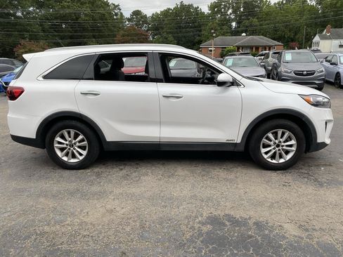 Used 2020 Kia Sorento LX w/ LX I4 Convenience Package AWD/4WD image 4
