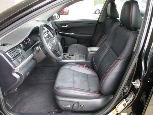 Used 2015 Toyota Camry SE FWD image 16