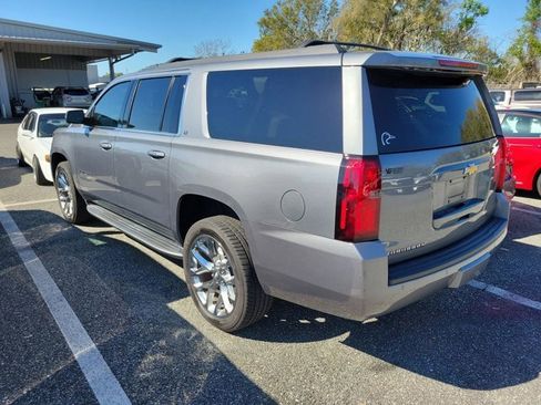 Used 2020 Chevrolet Suburban LT w/ Luxury Package image 6
