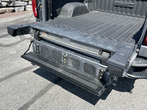 Used 2021 GMC Sierra 1500 SLT AWD/4WD image 8