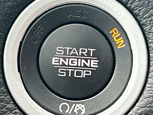 Used 2023 RAM 1500 Laramie AWD/4WD image 32