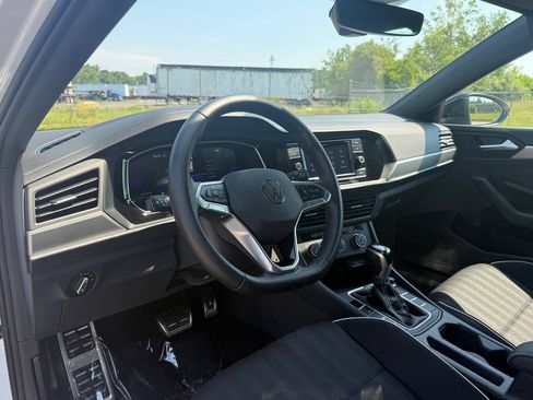 Used 2024 Volkswagen Jetta Sport FWD image 10