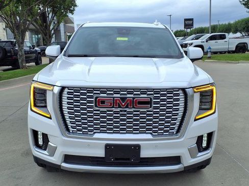 Used 2023 GMC Yukon Denali AWD/4WD image 25