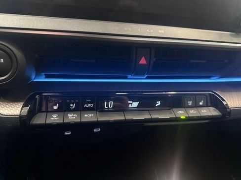 Used 2024 Toyota Prius Limited w/ Limited Premium Package FWD image 12