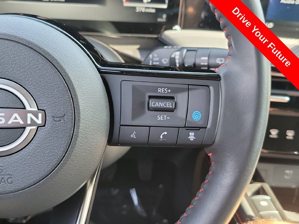 Used 2025 Nissan Kicks SR AWD/4WD image 8