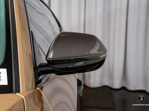 Used 2025 Lamborghini Urus SE image 7