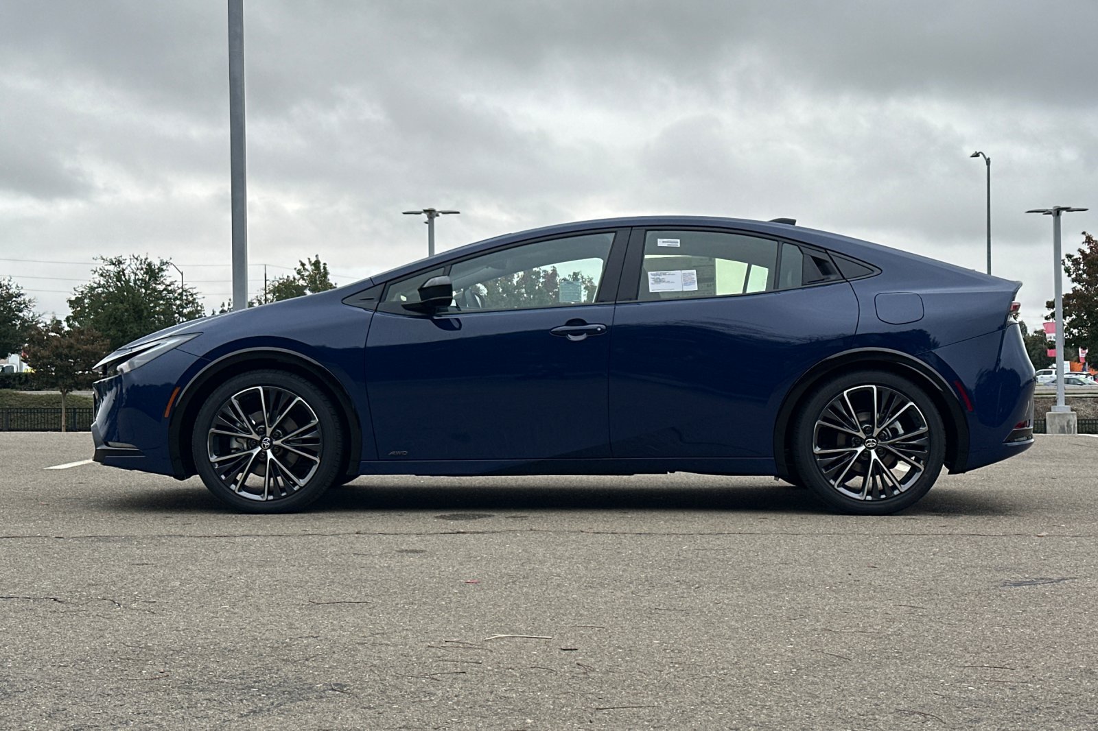New 2027 Toyota Prius Limited AWD/4WD image 9